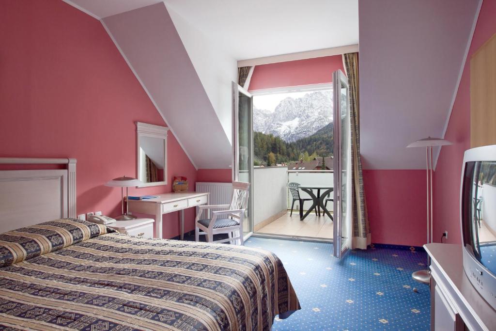 Ramada Hotel & Suites Кранська Гора Номер фото